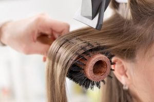 Como o melanoma pode surgir no couro cabeludo